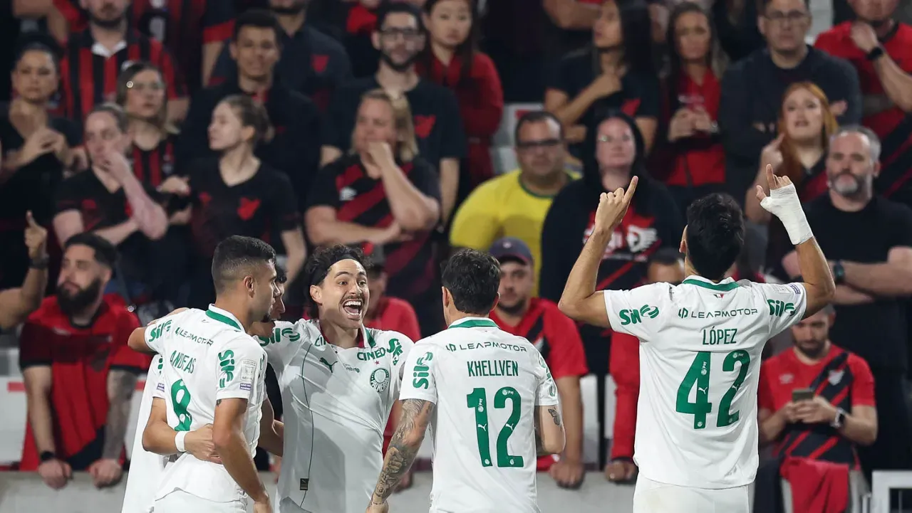 Abel Ferreira assume liderança à condição