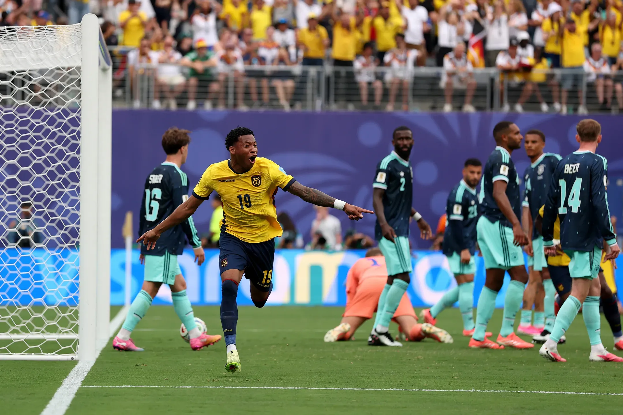 Equador vence Alemanha e segue em frente no Mundial