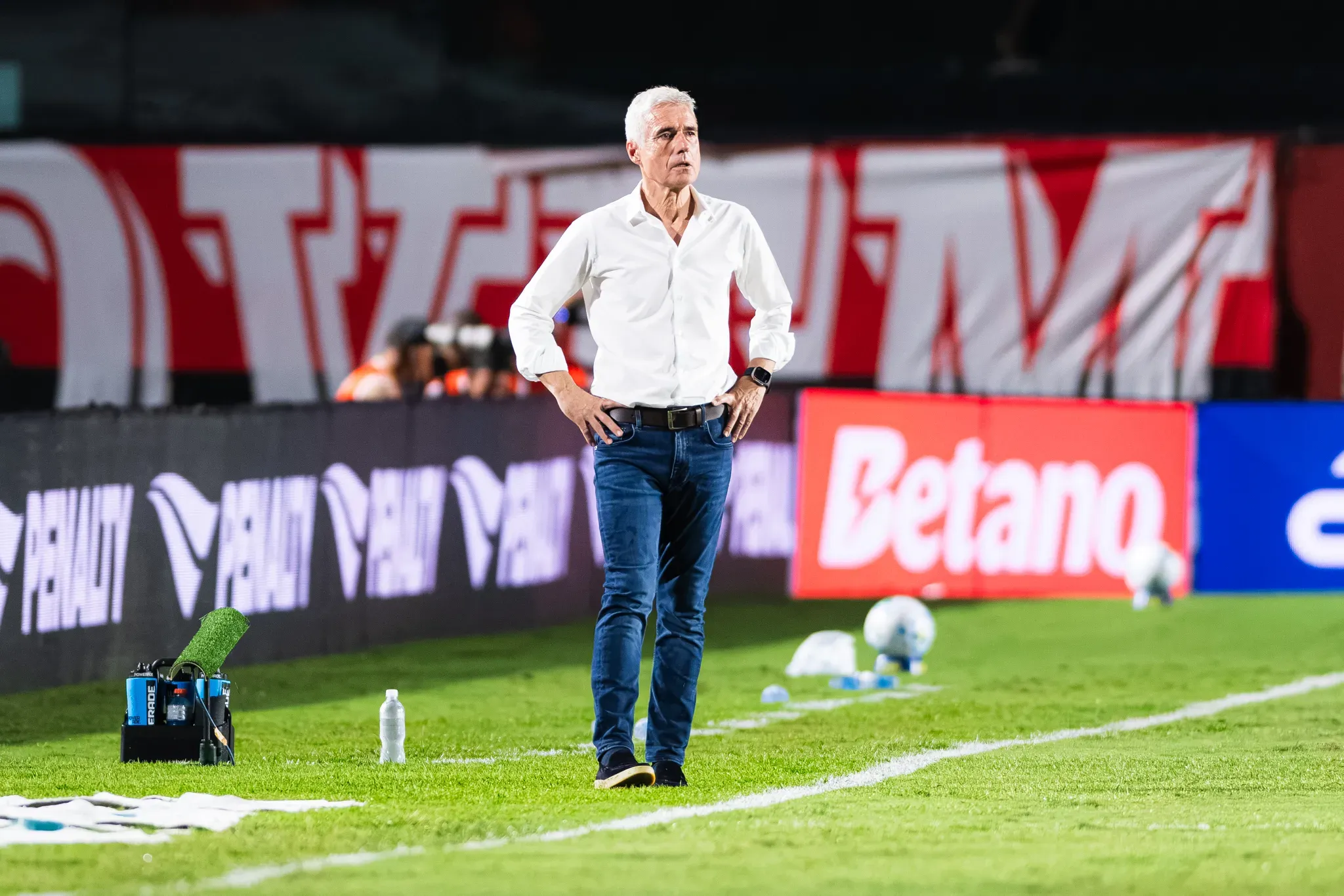 Grémio confirma Luís Castro até final da época