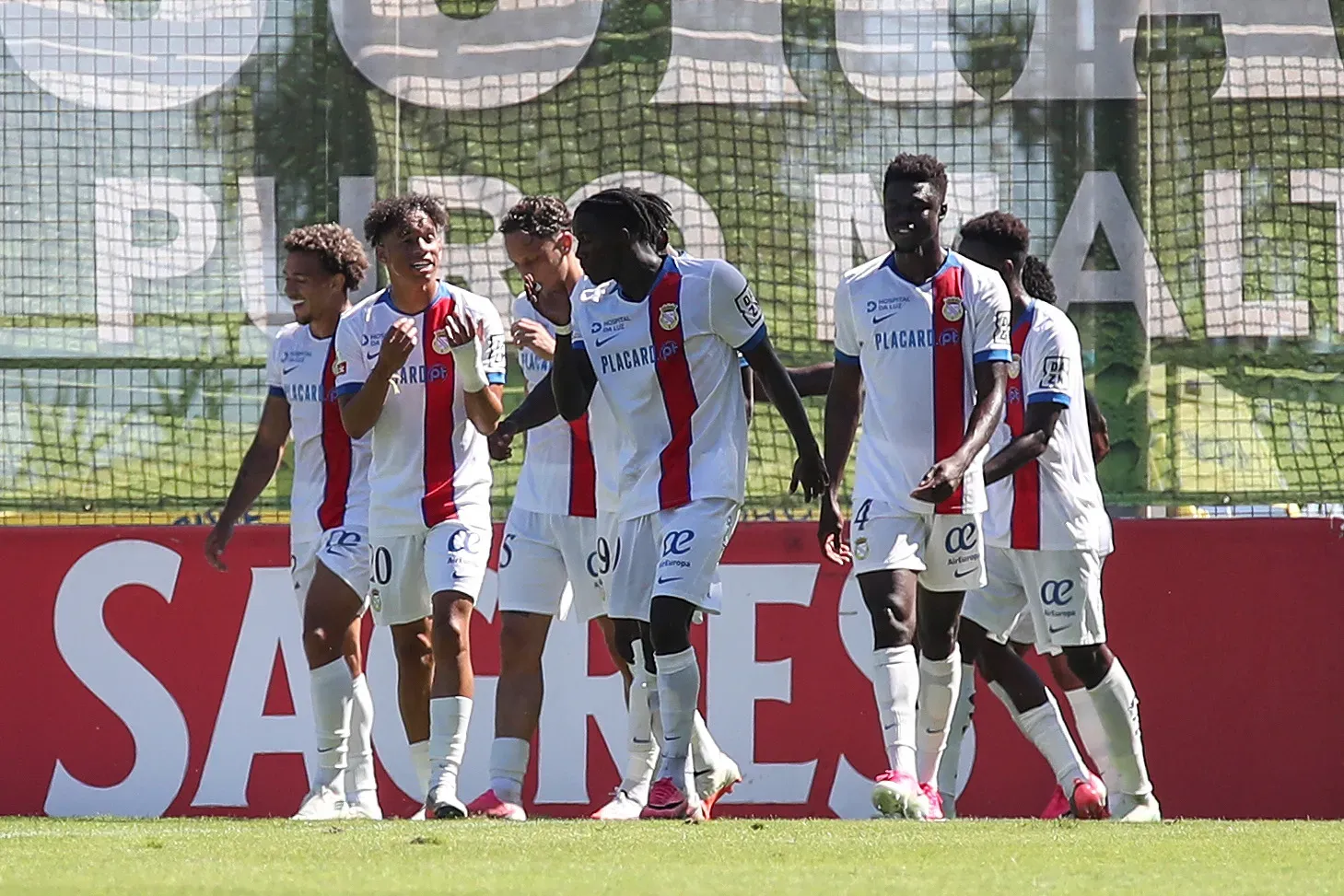 Nacional perde na estreia de Alexandre Santos