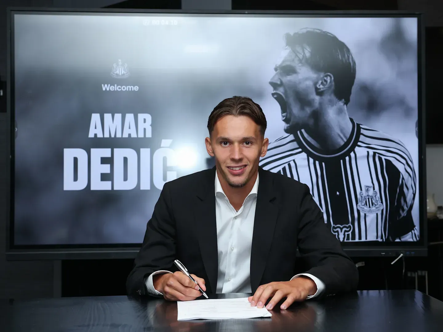 Oficial: Dedic assina pelo Newcastle