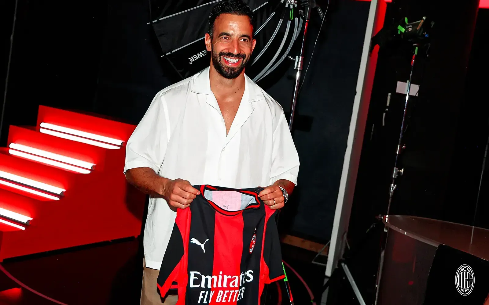 Amorim apresentado no AC Milan
