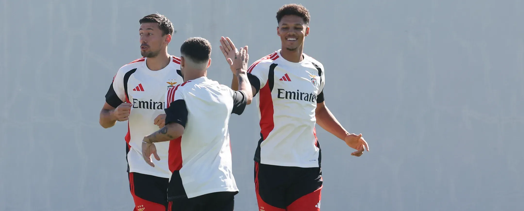 Treino dos encarnados com novidades