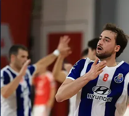FC Porto bate Marítimo e ultrapassa Benfica