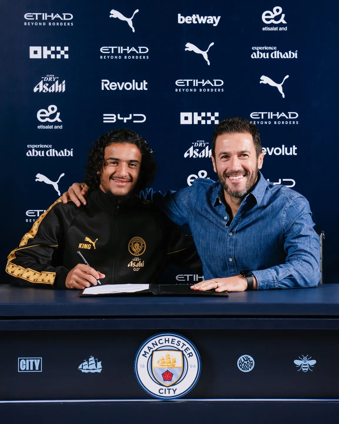 Oficial: Manchester City apresenta substituto de Rodri  
