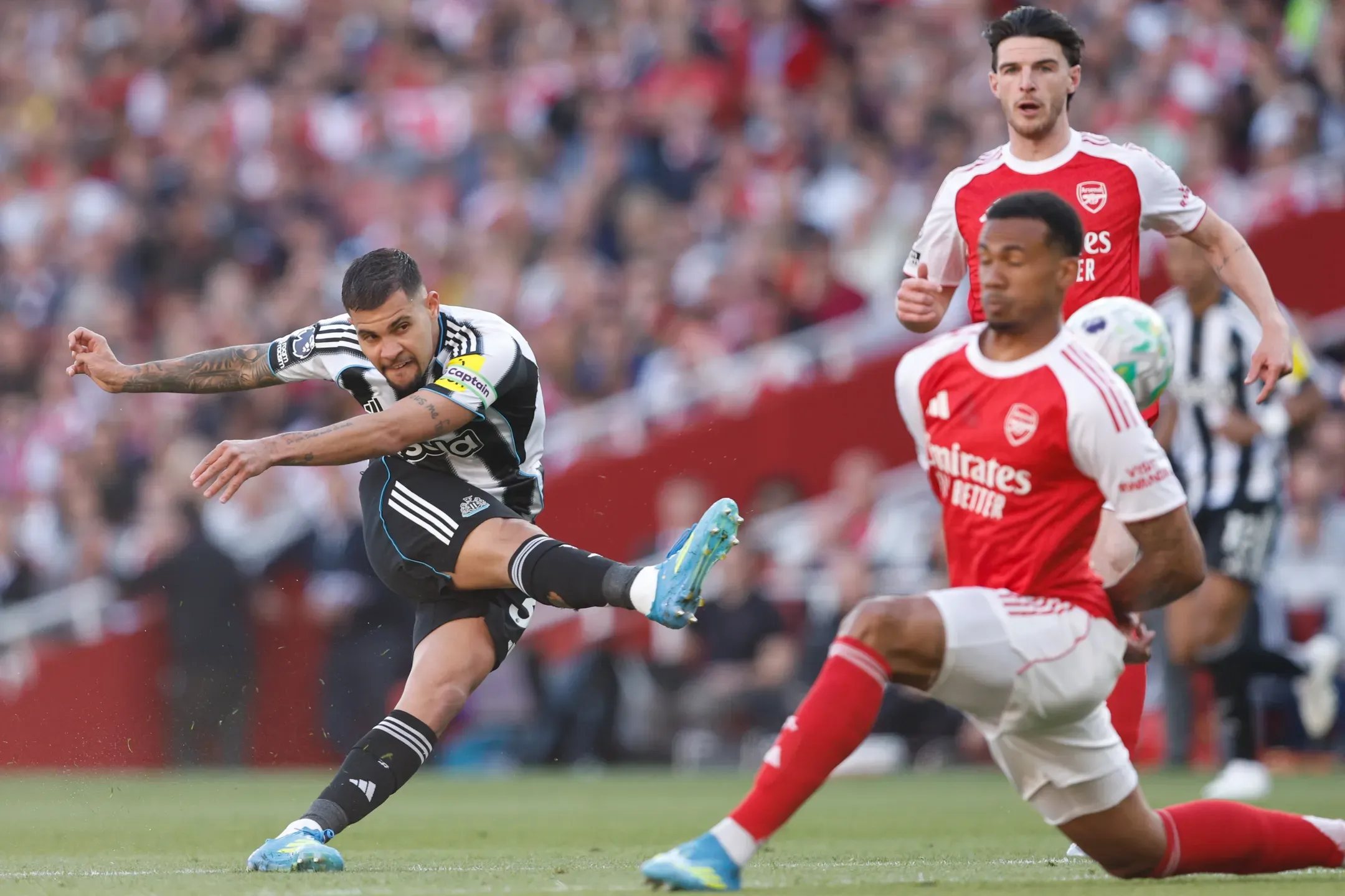 Arsenal interessado em médio brasileiro