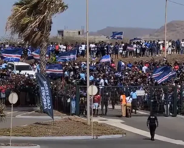 Heróis de Cabo Verde recebidos em festa 