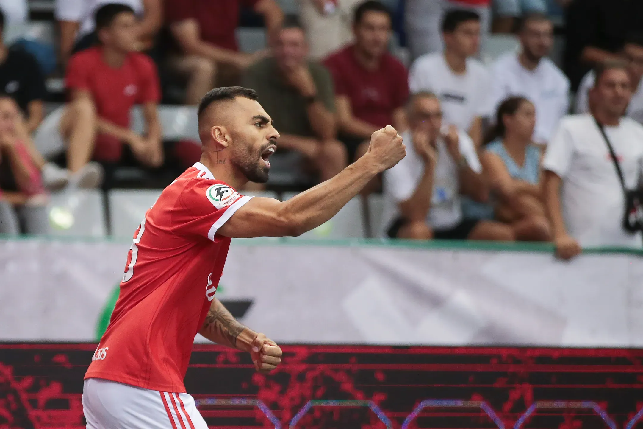 Diego Nunes deixa o Benfica