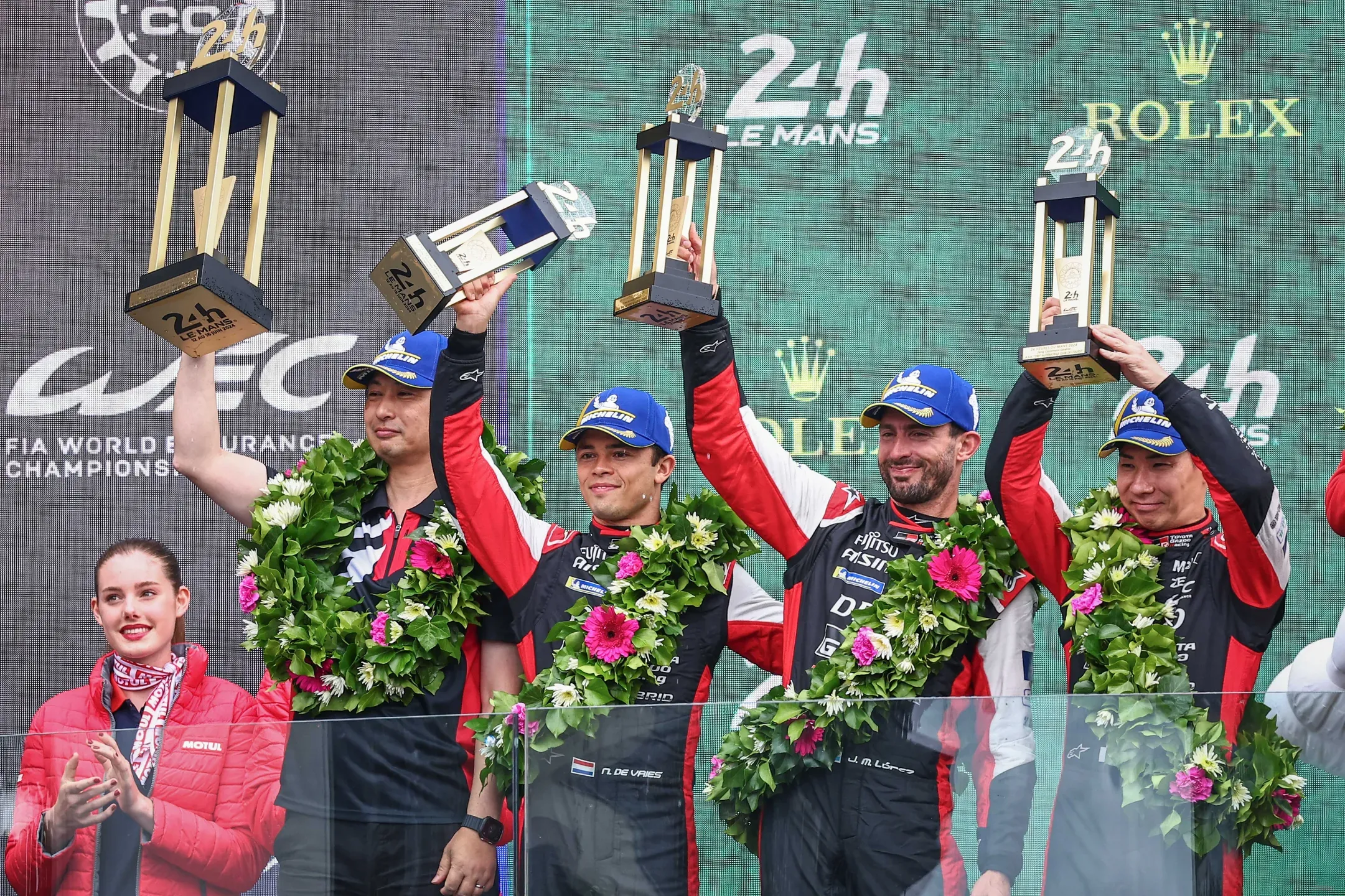 Kamui Kobayashi vence 24 horas de Le Mans