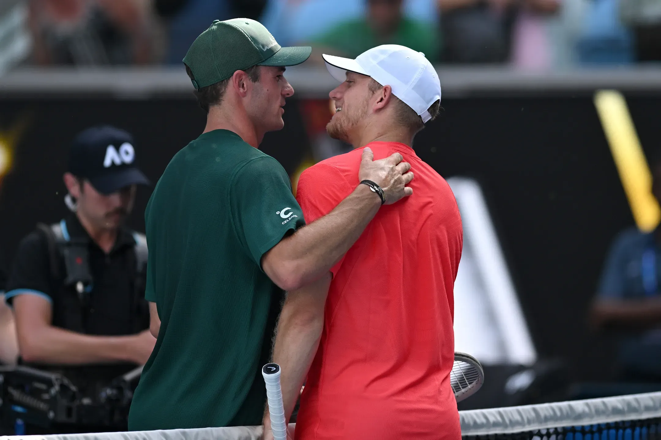 Tommy Paul e Davidovich Fokina encontram-se nos 'quartos' do ATP 500 de Londres