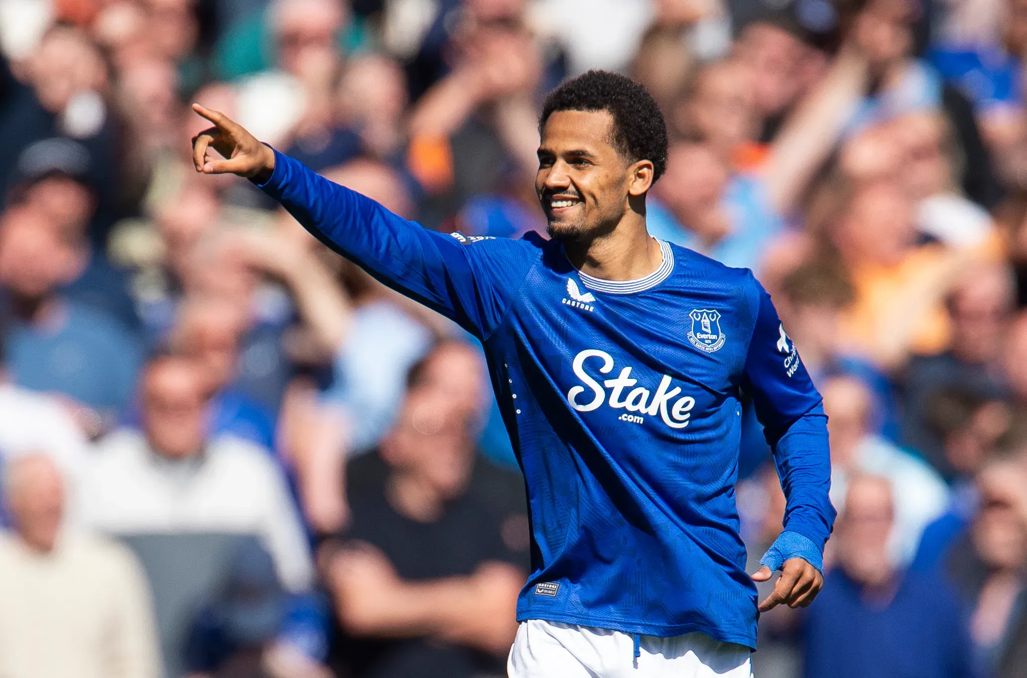 Ndiaye ruma ao Tottenham e Richarlison ao Everton