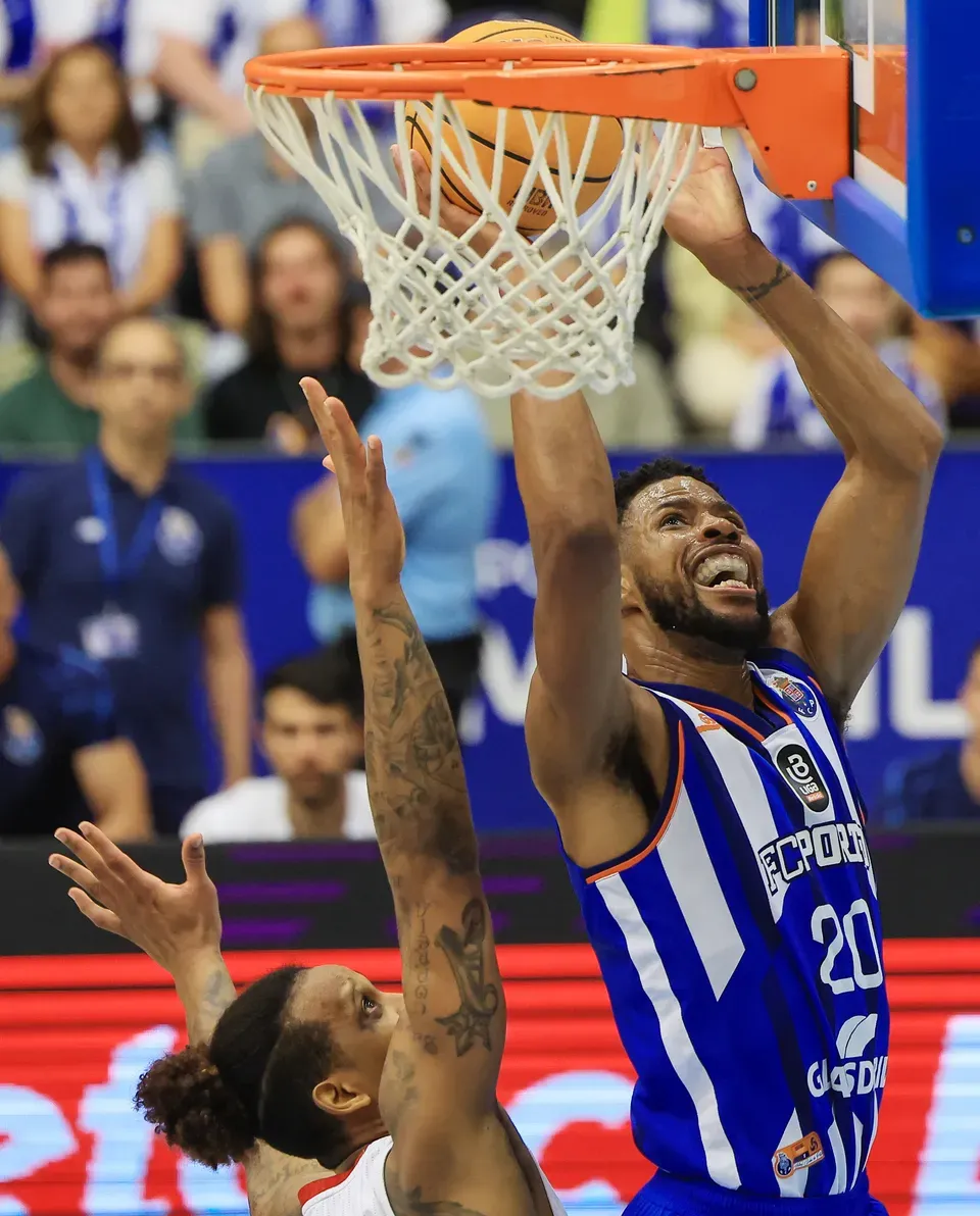 Xeyrius Williams regressa ao FC Porto