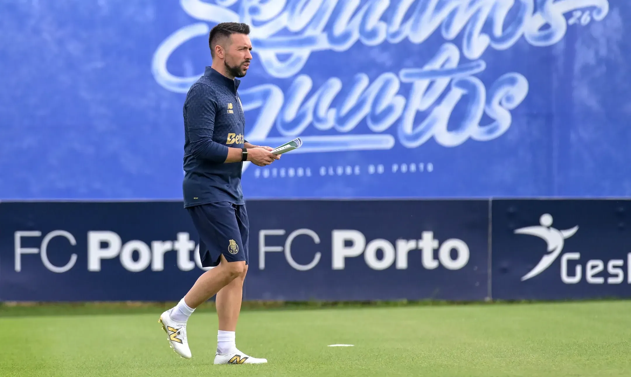 Farioli com muitas baixas no regresso aos treinos