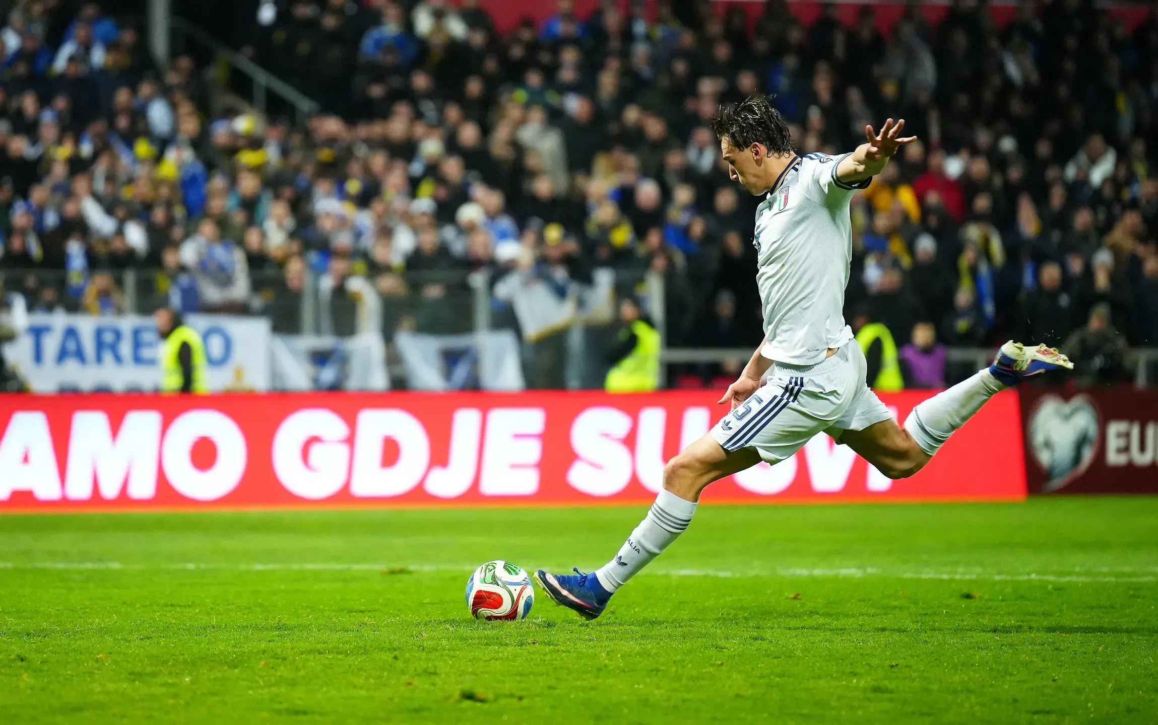 Itália vence Luxemburgo pela margem miníma