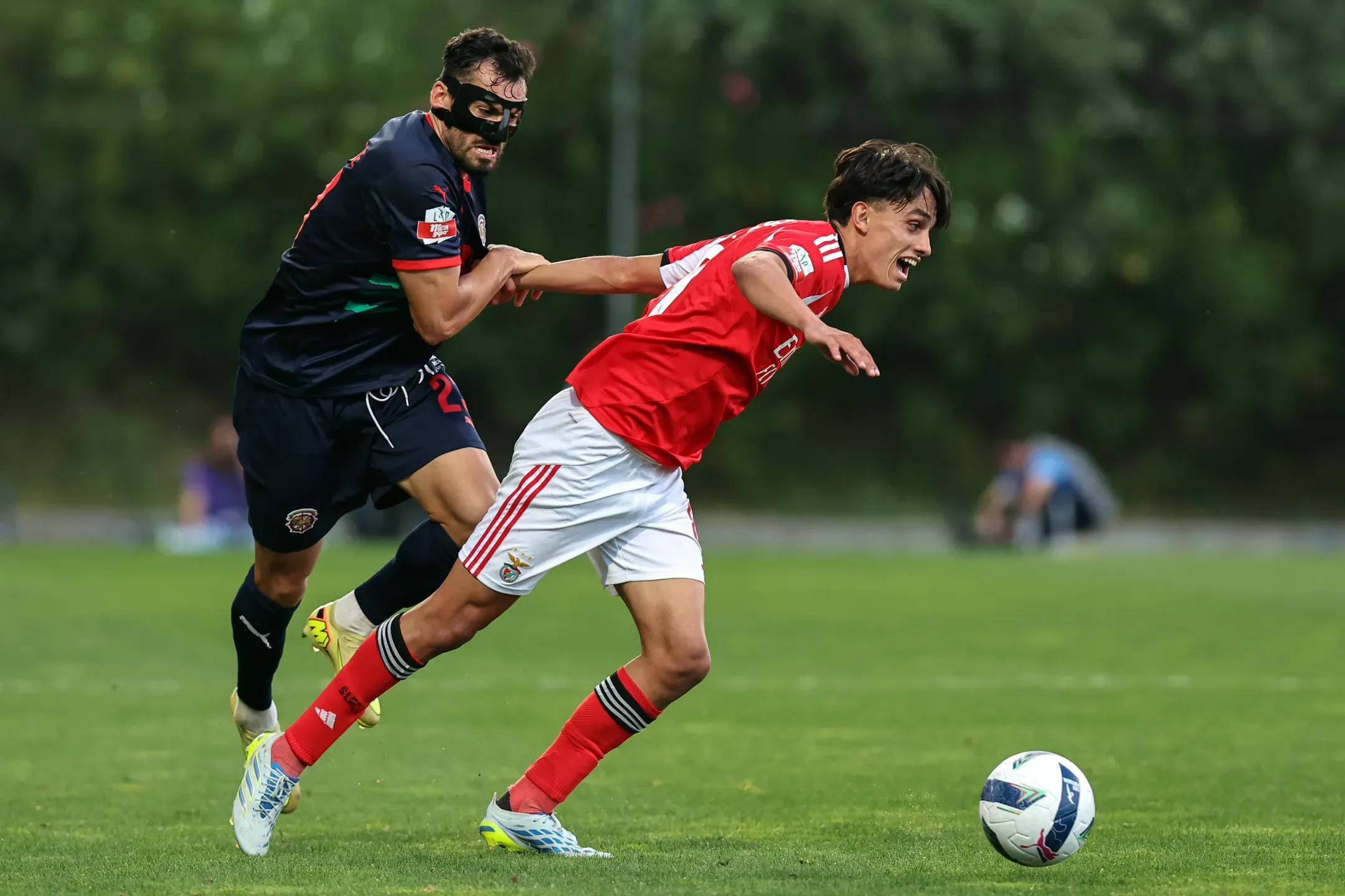 Avançado do Benfica João Rego soma interessados