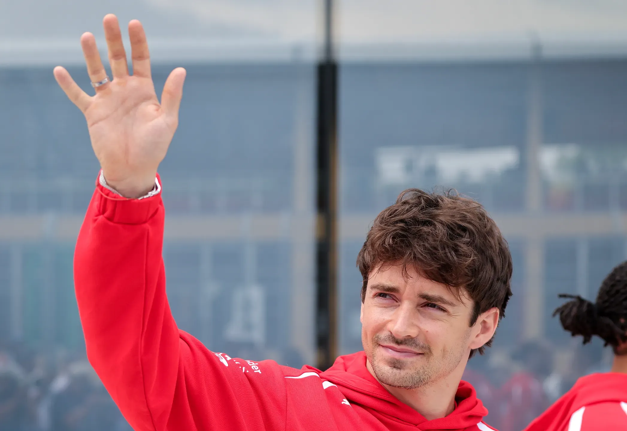 Ferrari renova com Charles Leclerc até 2028