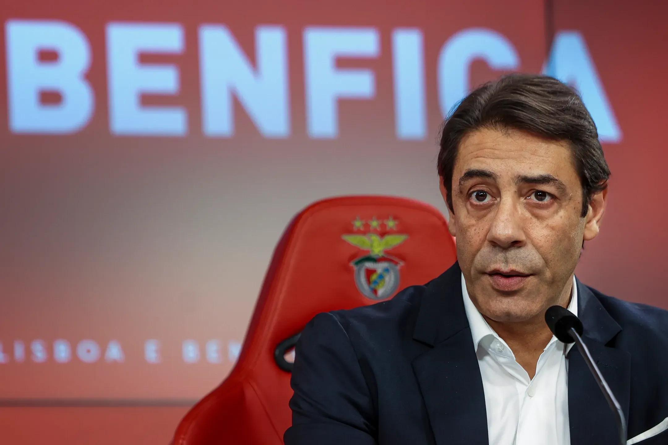 Rui Costa lembra Vieira nos 20 anos do Benfica Campus: «Obrigado...»