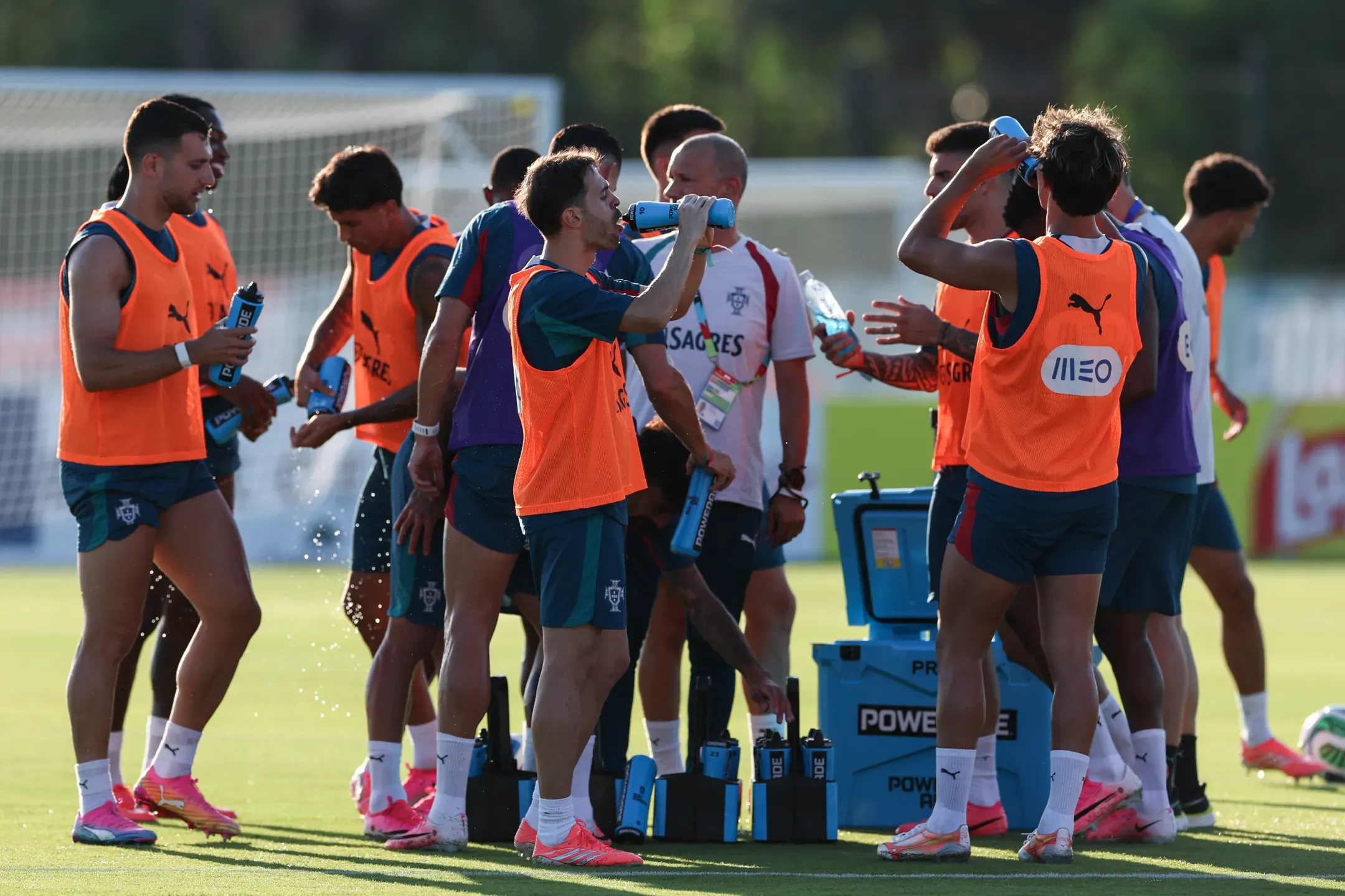 Seleção: todos disponíveis num treino interrompido pela trovoada