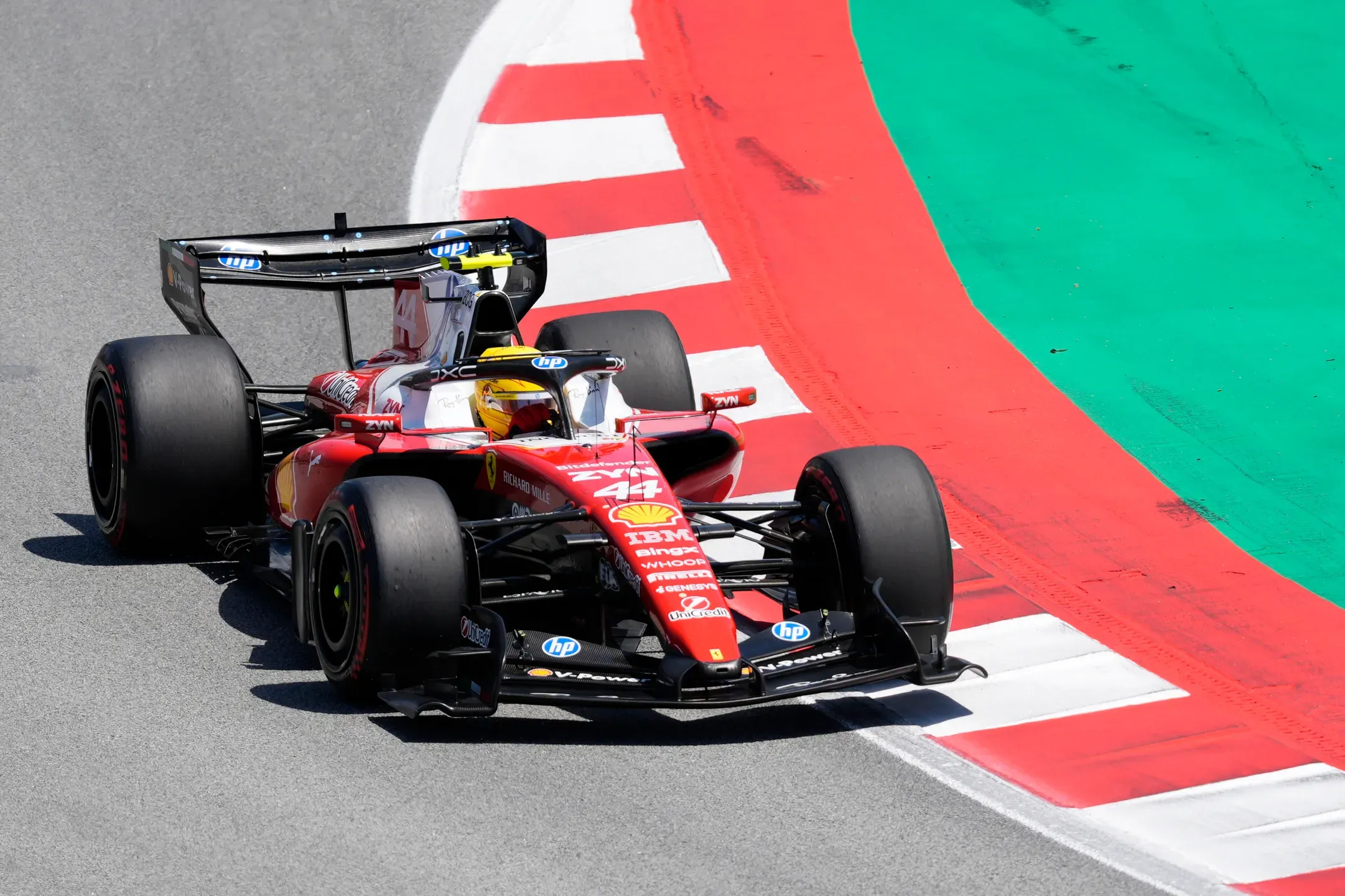 Hamilton conquista 'pole' para a sprint de Silverstone