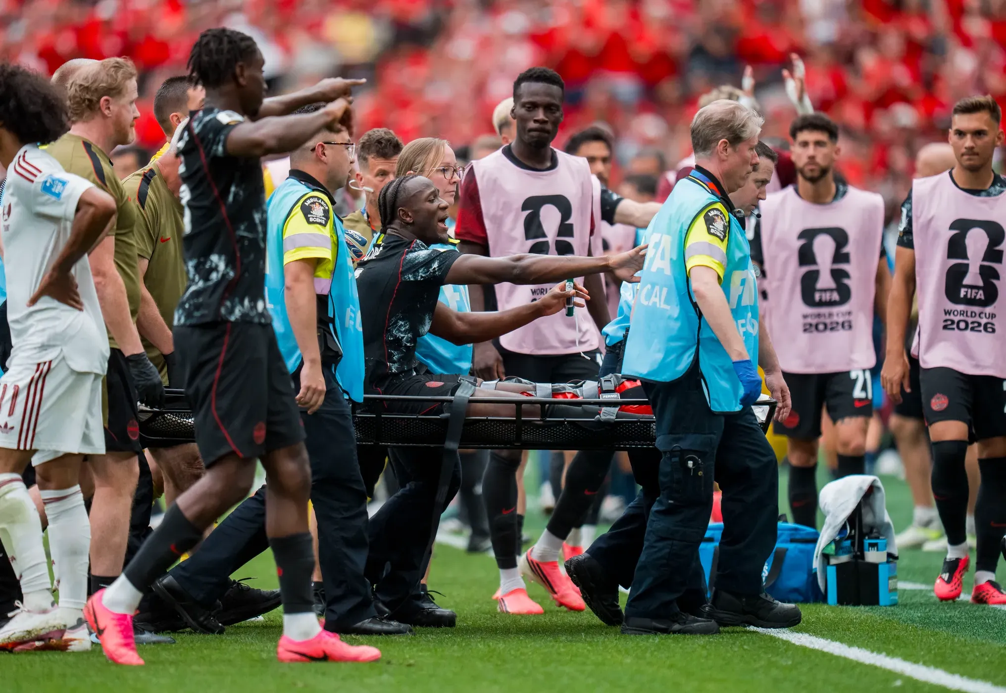 Mundial: Madibo suspenso cinco jogos por lesionar Koné