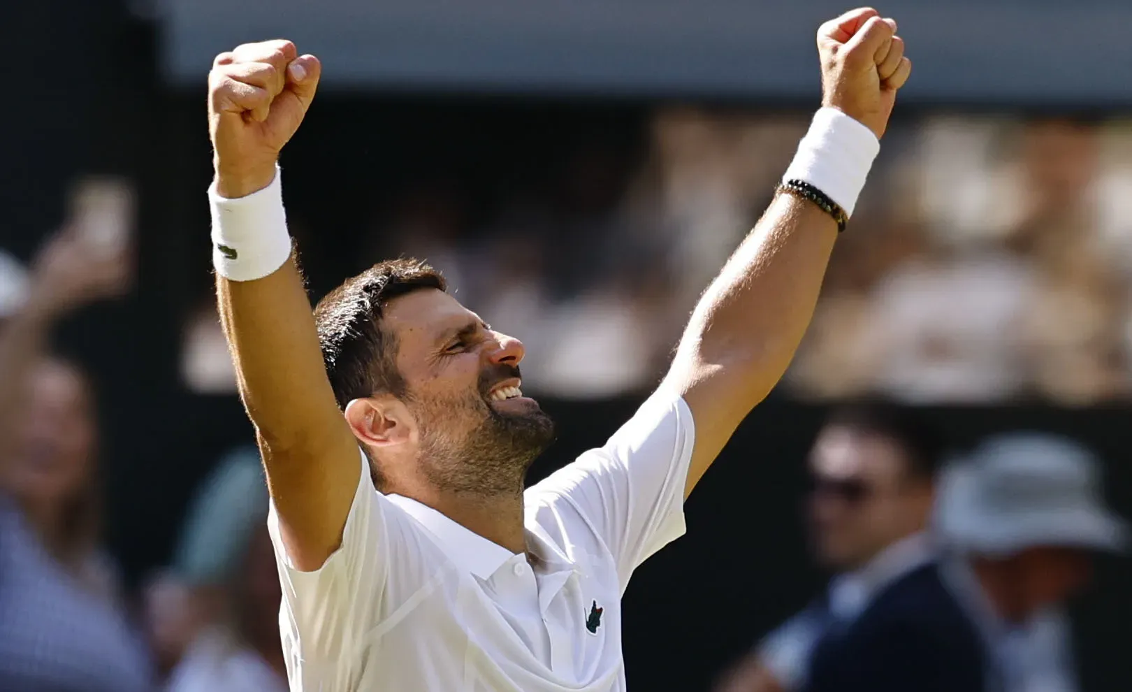 Djokovic iguala 105 vitórias de Federer em Wimbledon