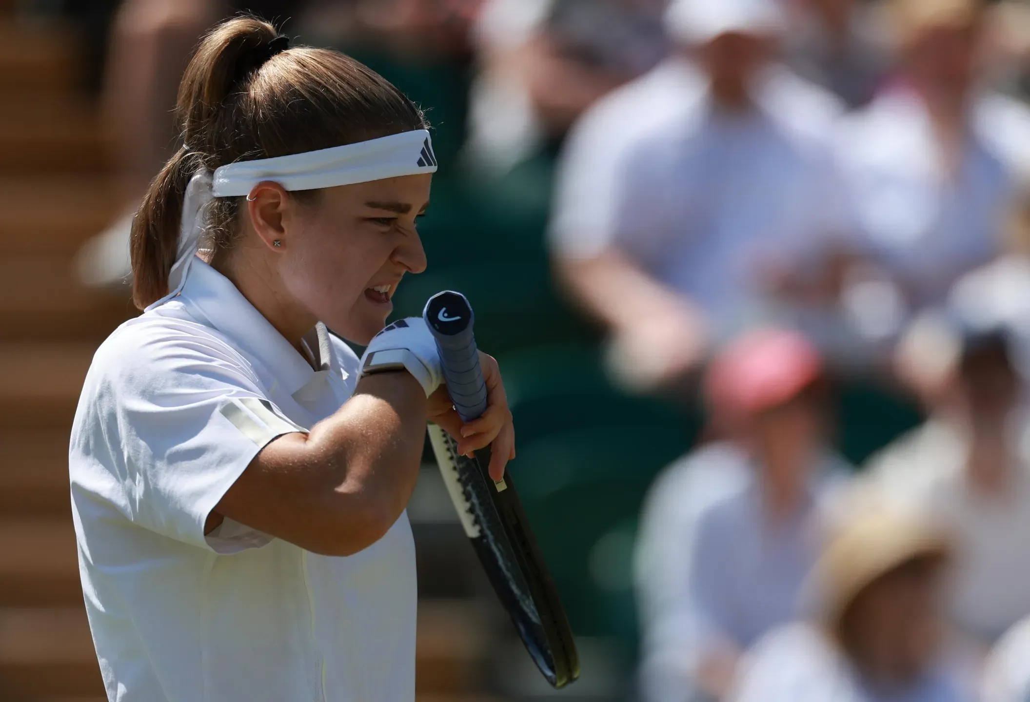 Muchova afasta Krejcikova e regressa aos ‘quartos’ em Wimbledon
