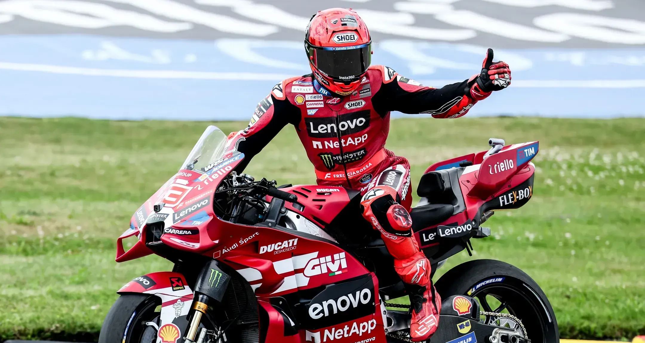 Marc Márquez aperta a luta pelo título em Aragão