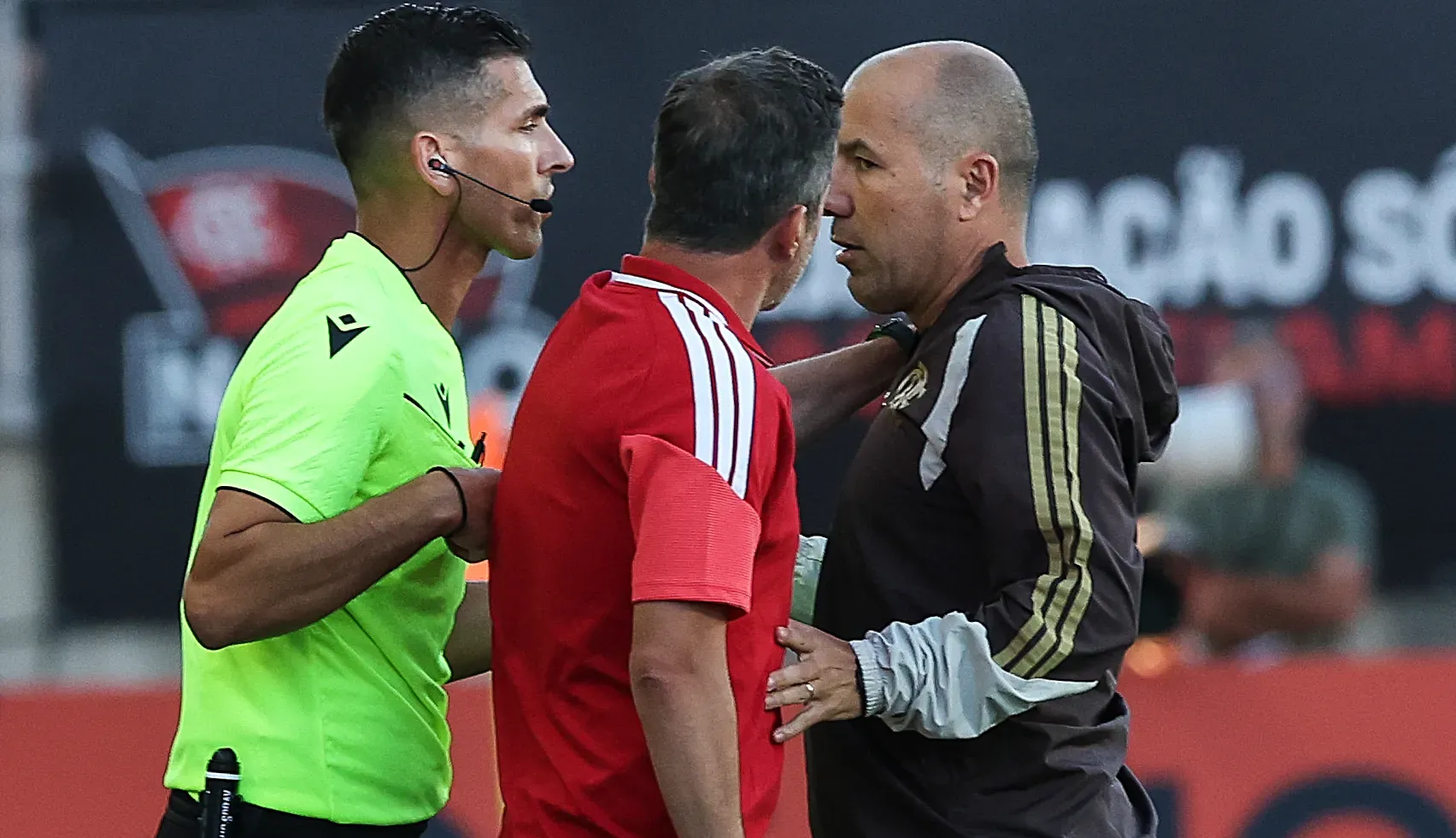 Leonardo Jardim e a discussão com o banco do Benfica