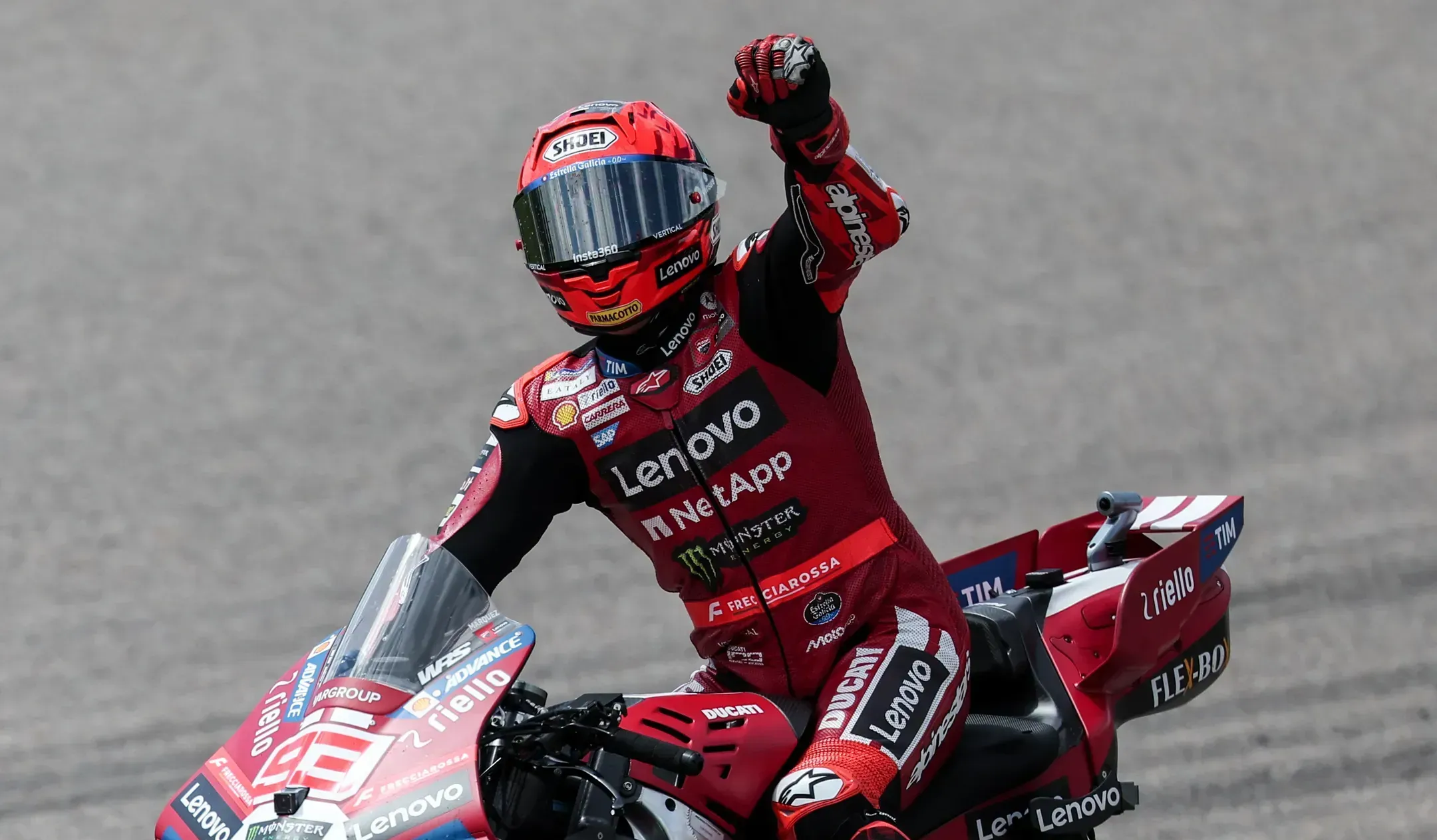 Marc Márquez vence o sprint em Aragão
