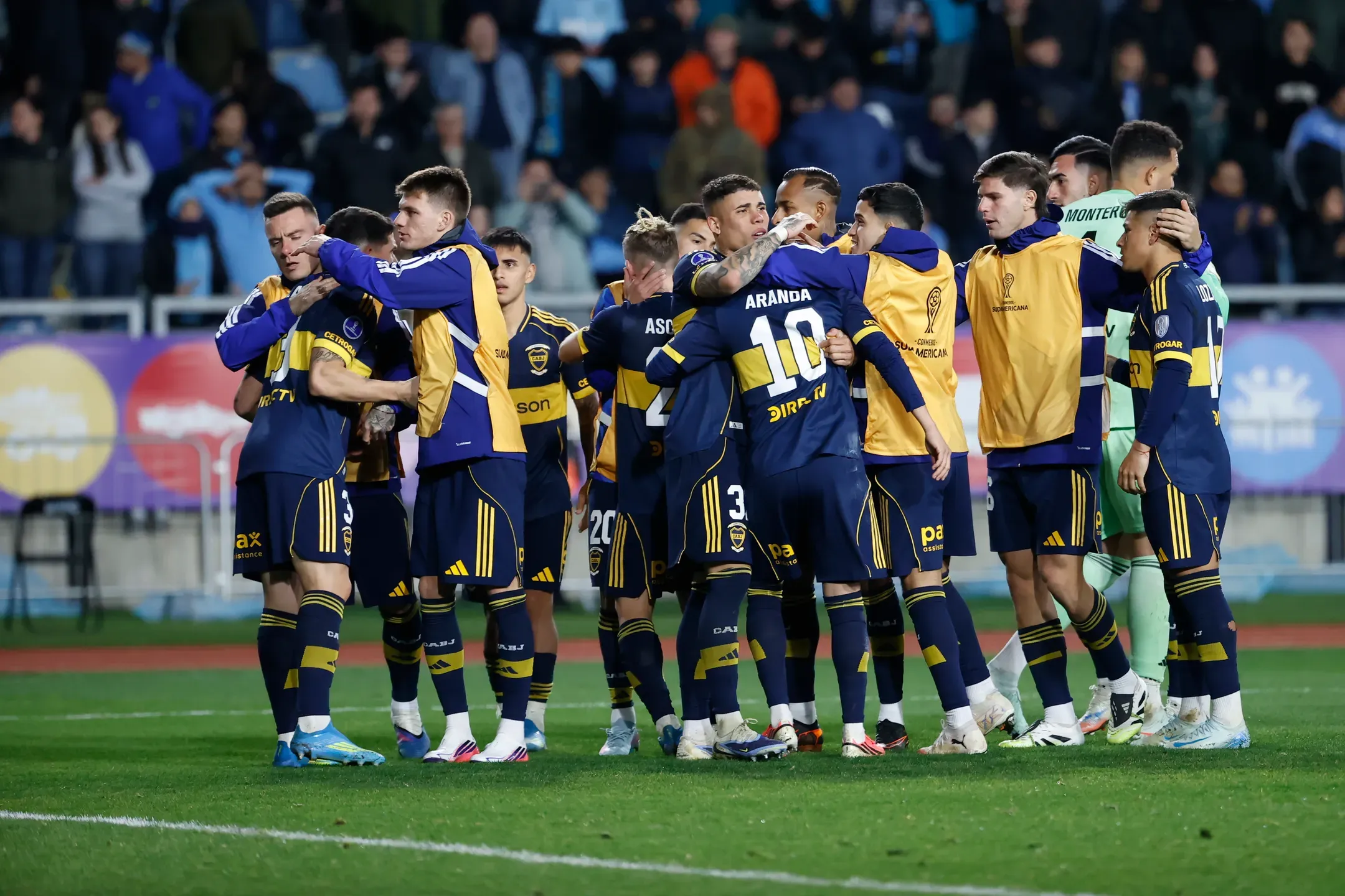 Racing e Boca empatam e continuam de fora
