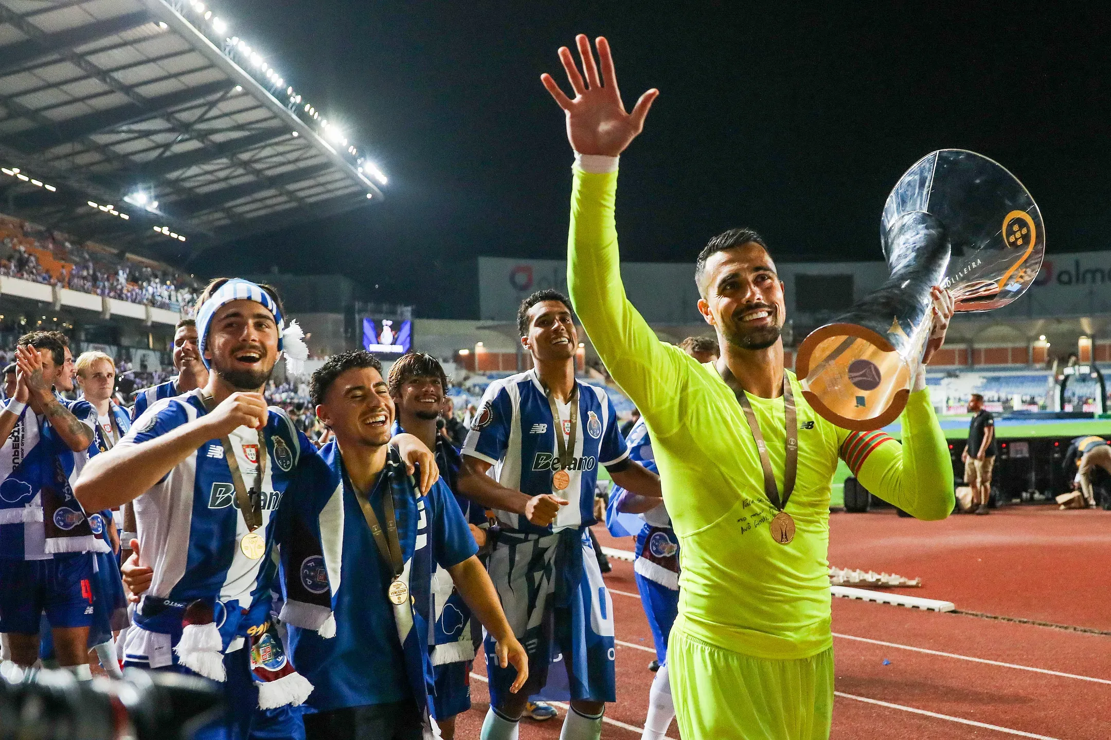 Diogo Costa dedica Supertaça ao avô