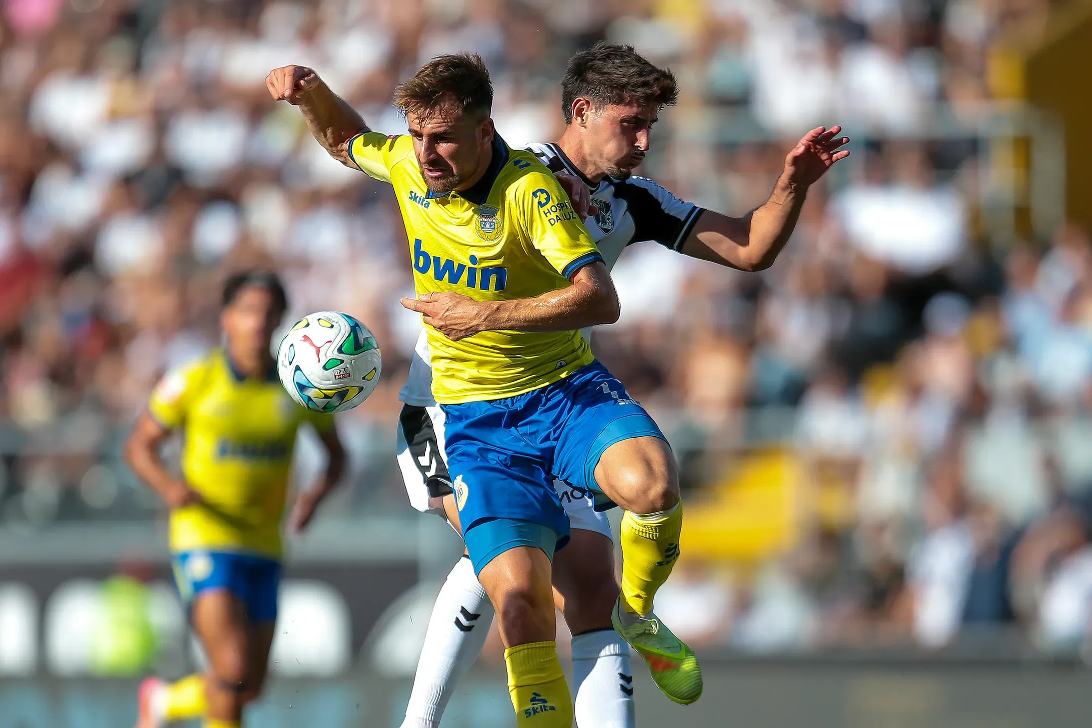 Arouca surpreende Vitória SC