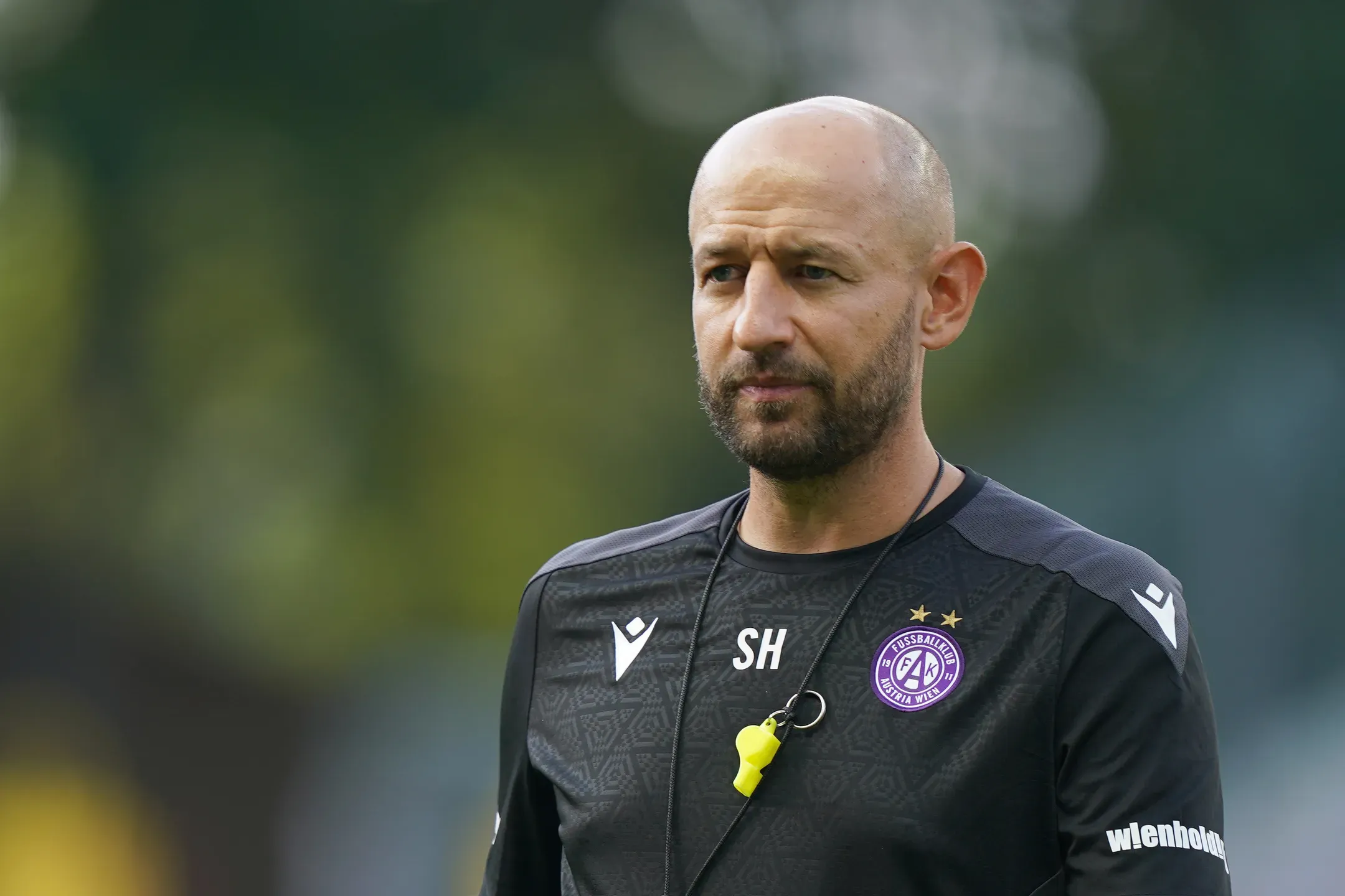 Treinador do Áustria de Viena relembra que ainda falta um jogo