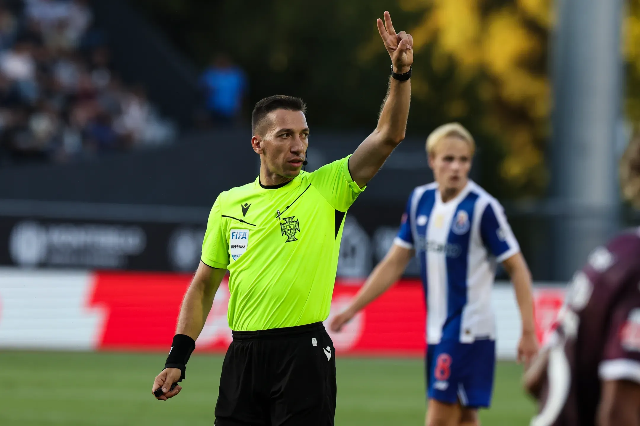 Divulgado o árbitro para o clássico