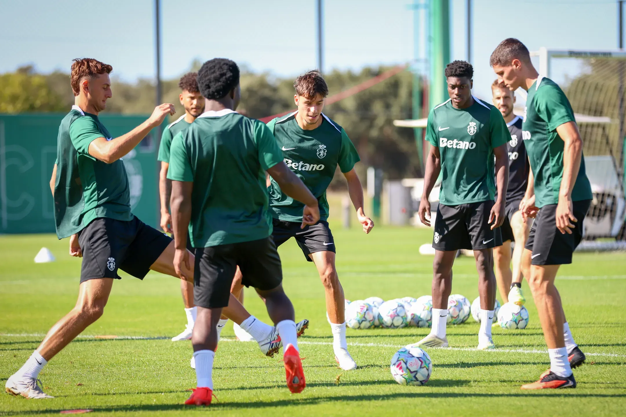 Sporting com um regresso e uma baixa no treino