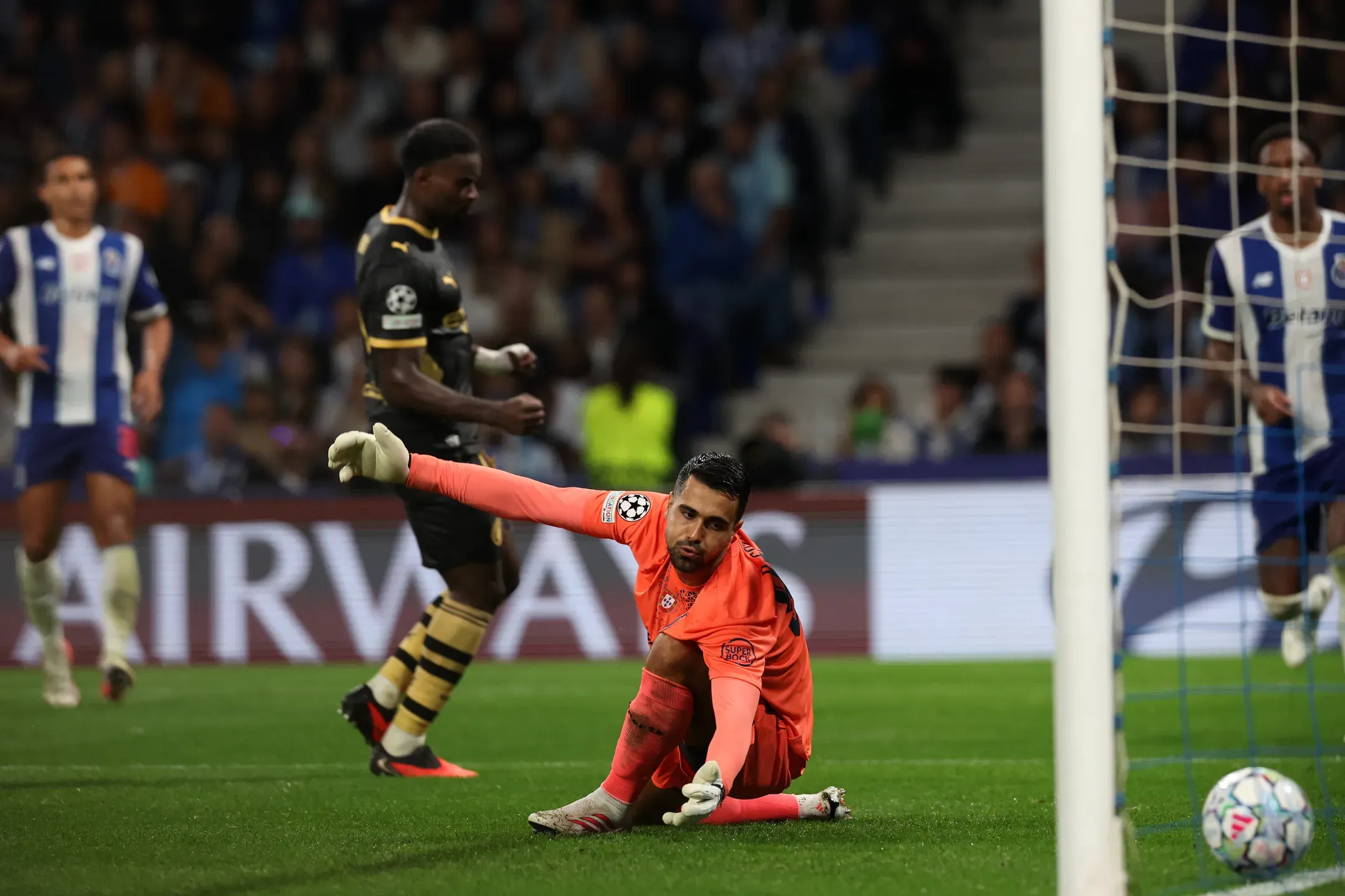 Farioli justifica elogios após derrota frente ao City