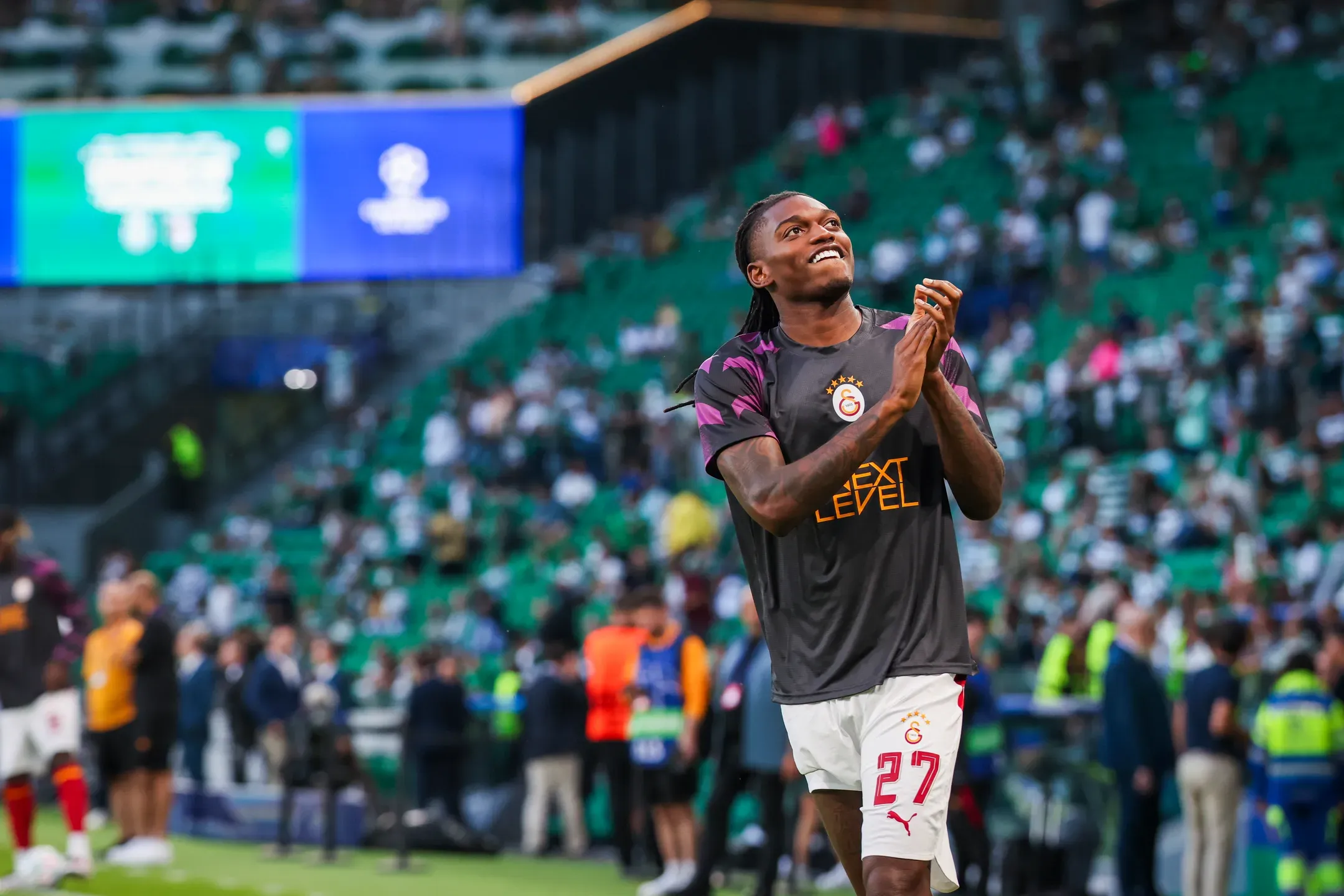 Leão e 'leões' em rota de colisão