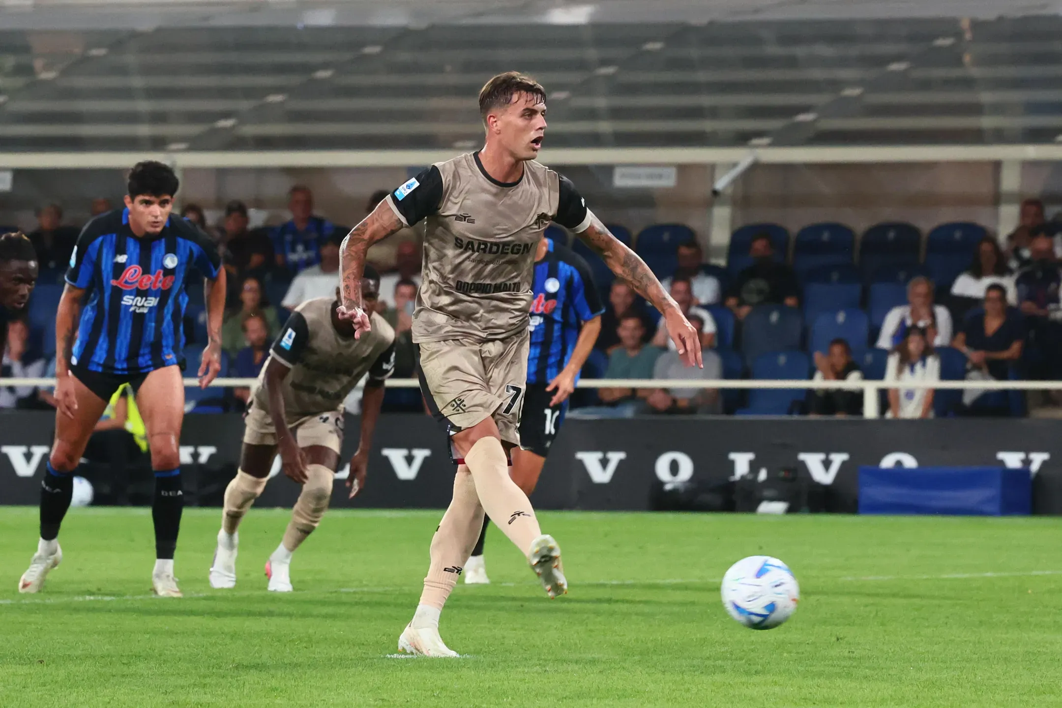 Maldini dá vitória ao Cagliari