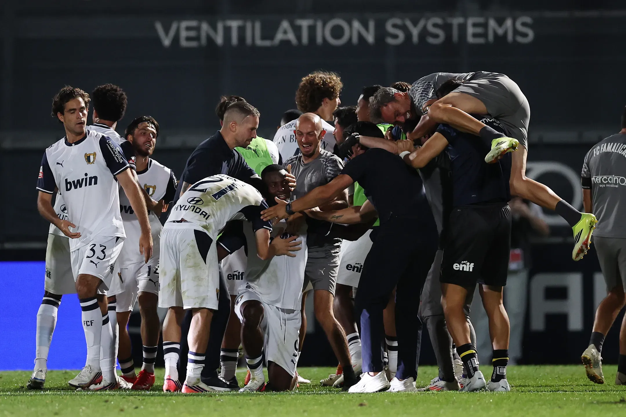 Sporting tropeça em Famalicão
