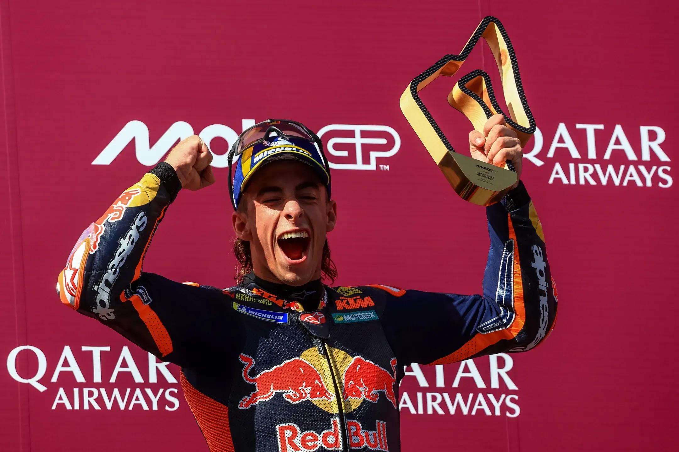 Vitória inédita dá triunfo caseiro à KTM