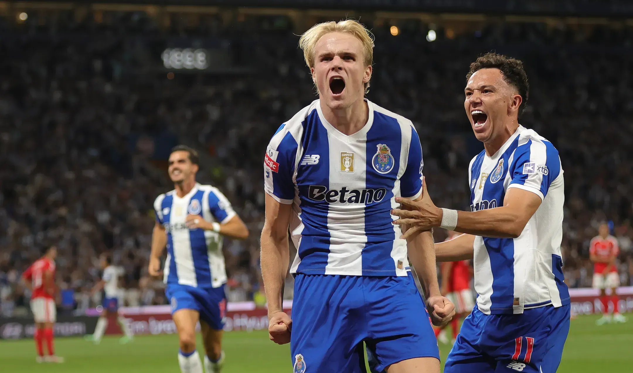 FC Porto bate Benfica e reforça liderança 