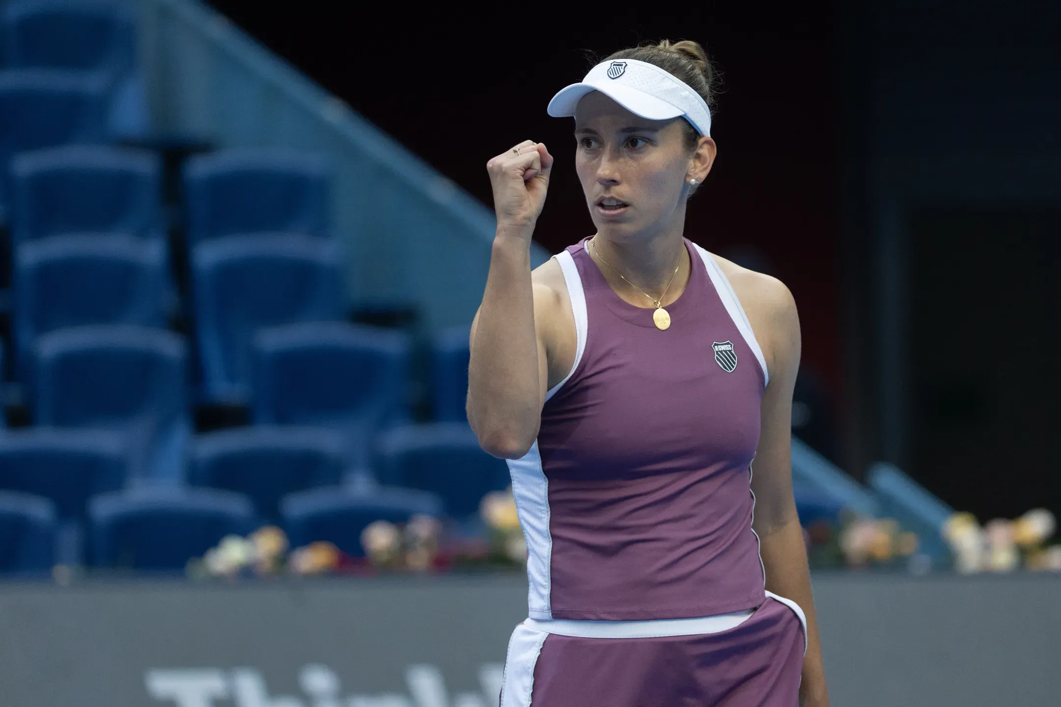 Mertens e Swiatek nos "quartos" do WTA 1000 de Pequim