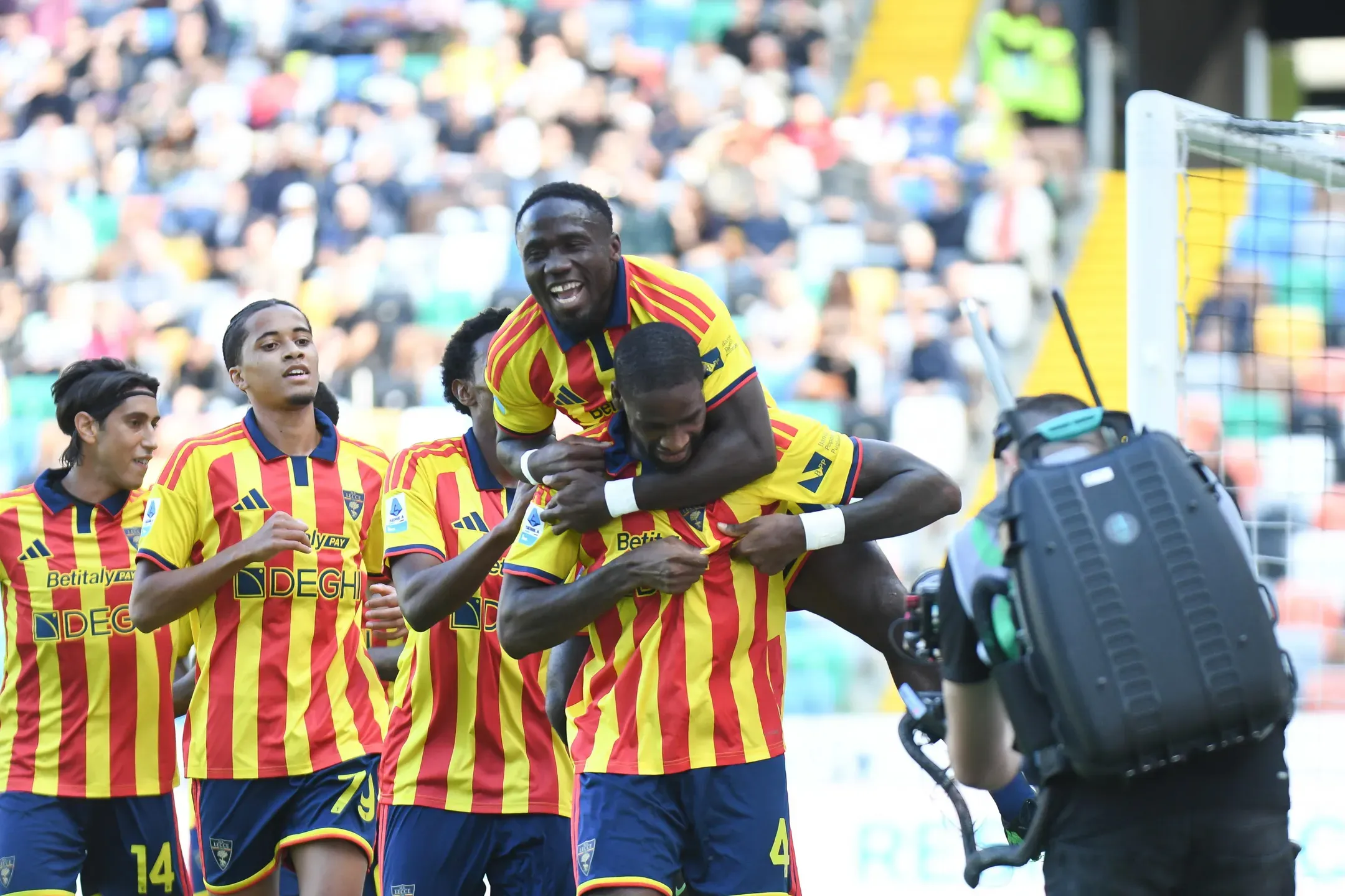 Lecce vence com assistência de Tiago Gabriel