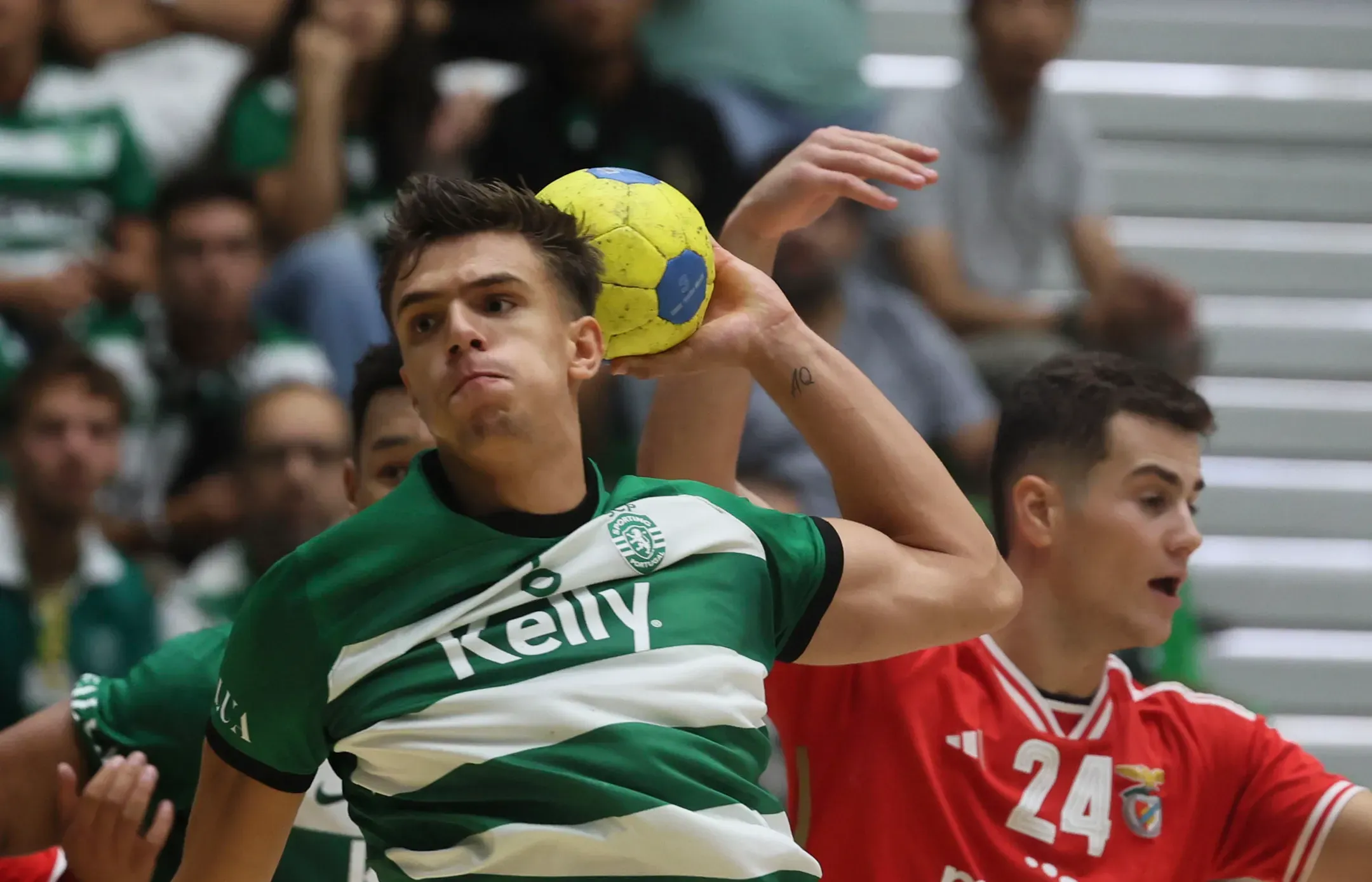 Oficial: Flensburg anuncia Kiko e Martim Costa 