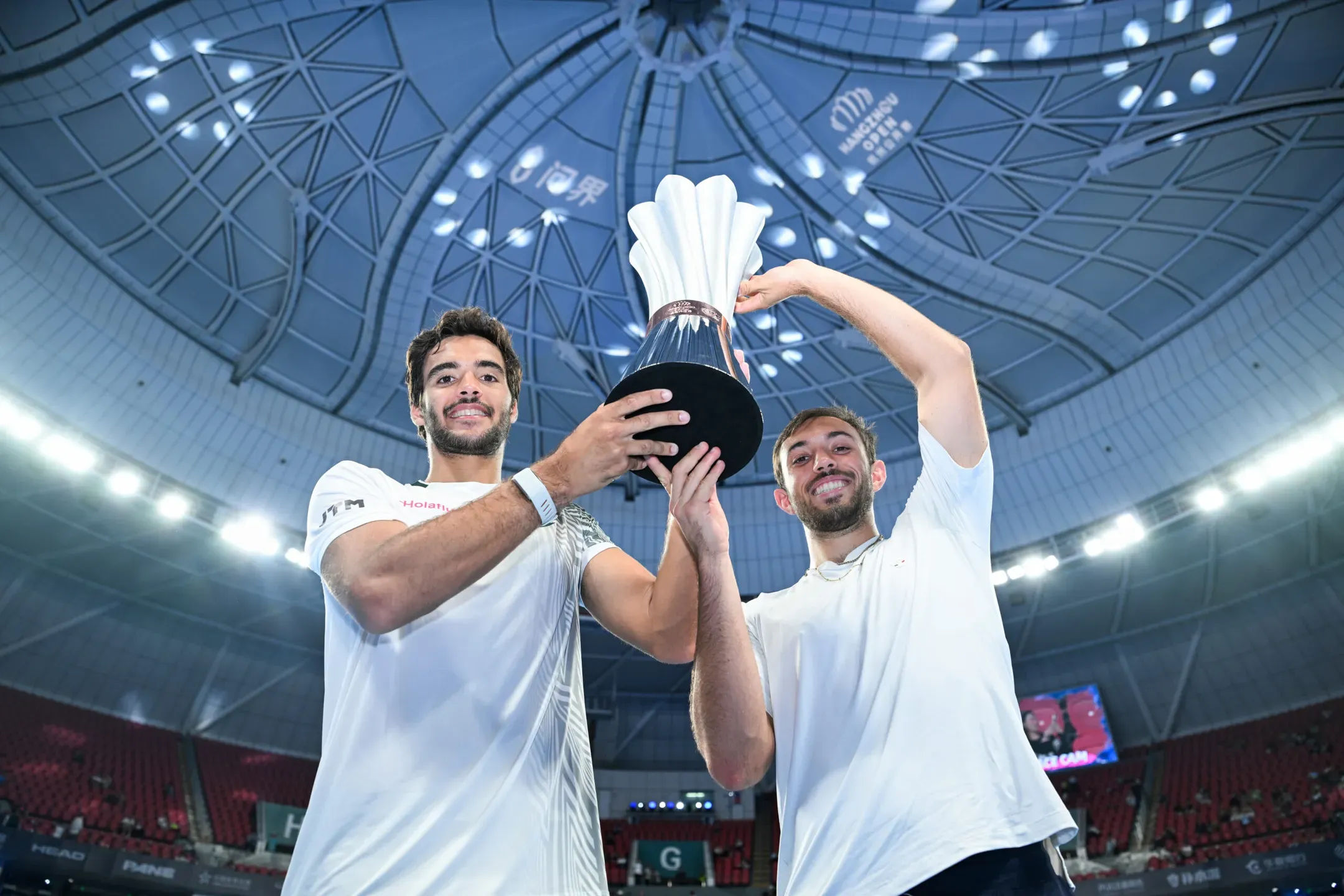 Francisco Cabral é campeão em pares no ATP de Hangzhou