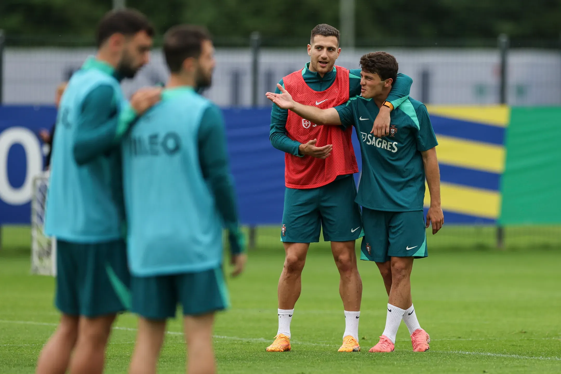 Diogo Dalot orgulhoso dos colegas portugueses do PSG