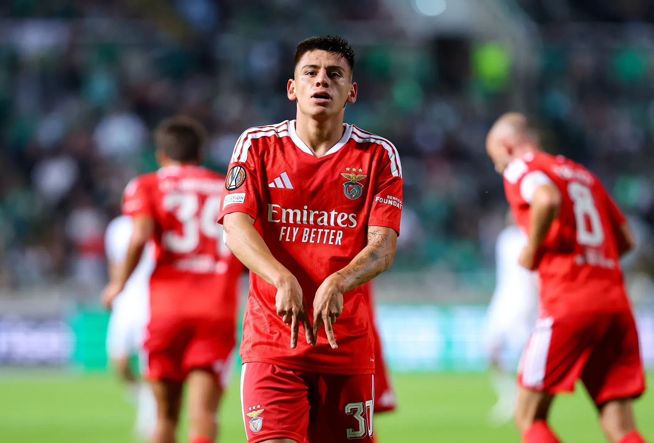 Echeverri: "Gostava de ficar no Benfica"