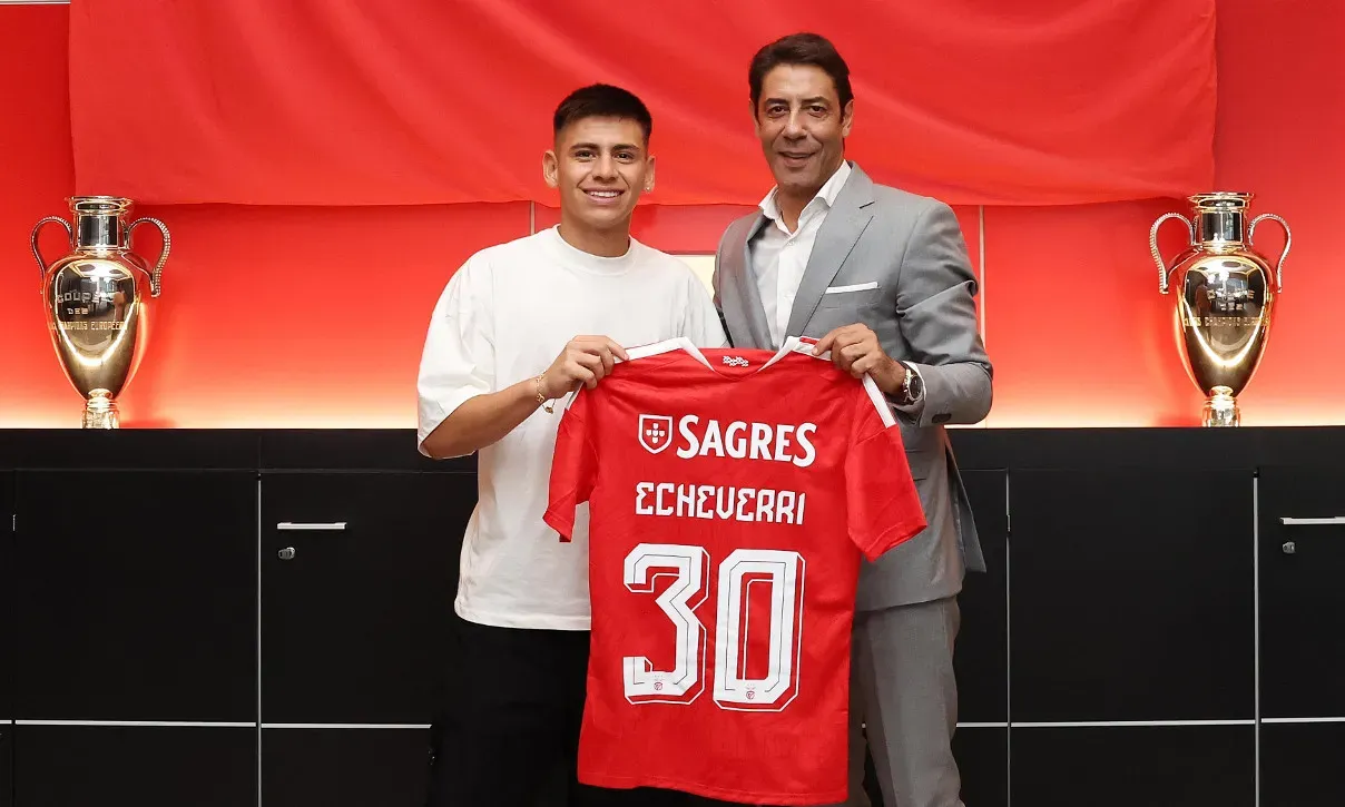 Oficial: Echeverri é jogador do Benfica