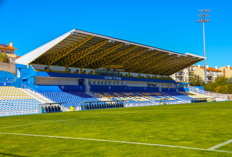 Estoril vende jogador para Itália