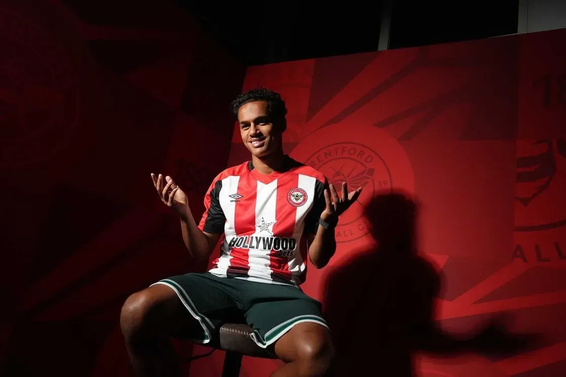 Fábio Carvalho marca na vitória do Brentford
